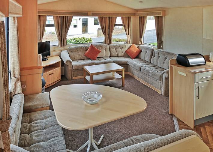 Caravan for 4 people in Cardigan Bay