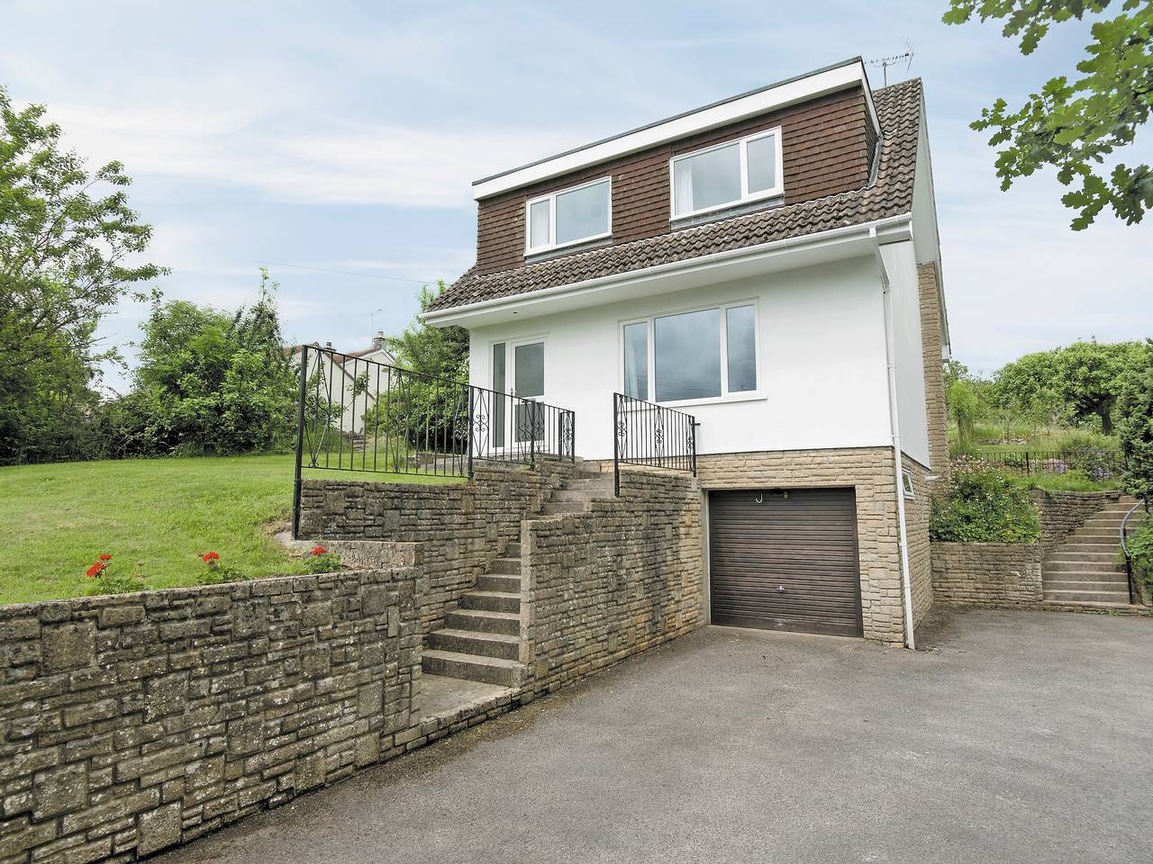 Little Orchard in High Littleton, Bath & North East Somerset