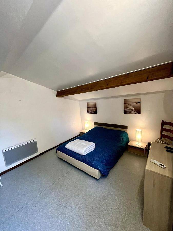 Appartement entier, One-Bedroom Apartment in Pouilly-les-Nonains, Région de Roanne