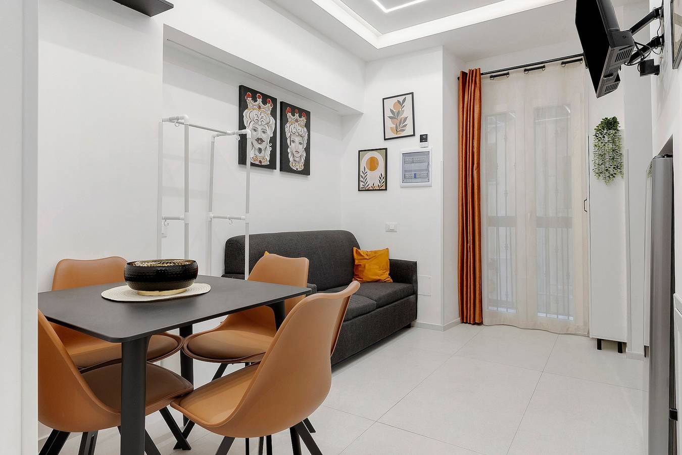 Appartamento intero, Appartamento 'Sj Amuri Cuore Della Città' con Balcone, Wi-Fi e Aria Condizionata in Castellammare (Palermo), Palermo