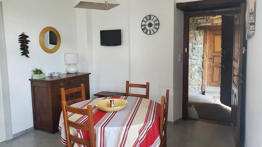Gîte pour 5 personnes, avec jardin et vue à Espelette - 4