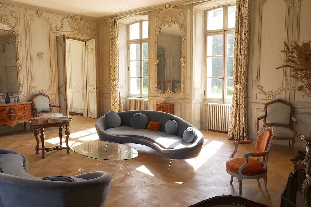 Loue superbe château 28 couchages avec piscine et tennis à 1h15 de Paris in Grainville, Région de Les Andelys