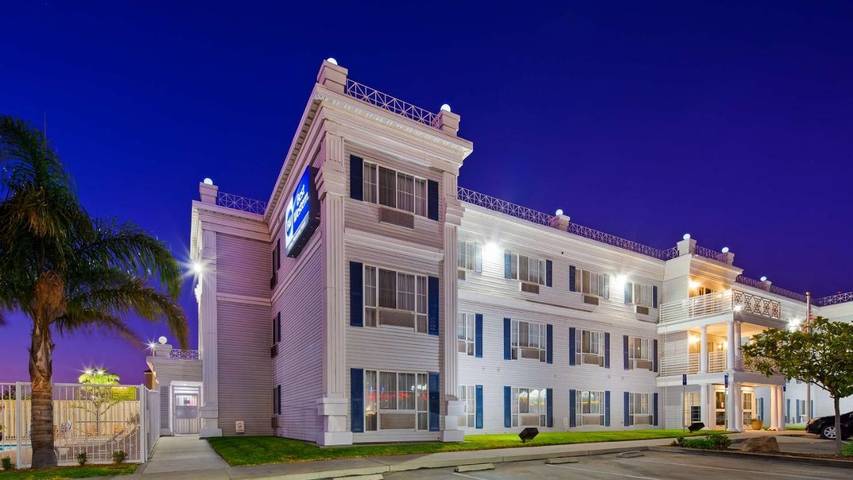 Hotel para 2 personas, con piscina además de jacuzzi y terraza - 1