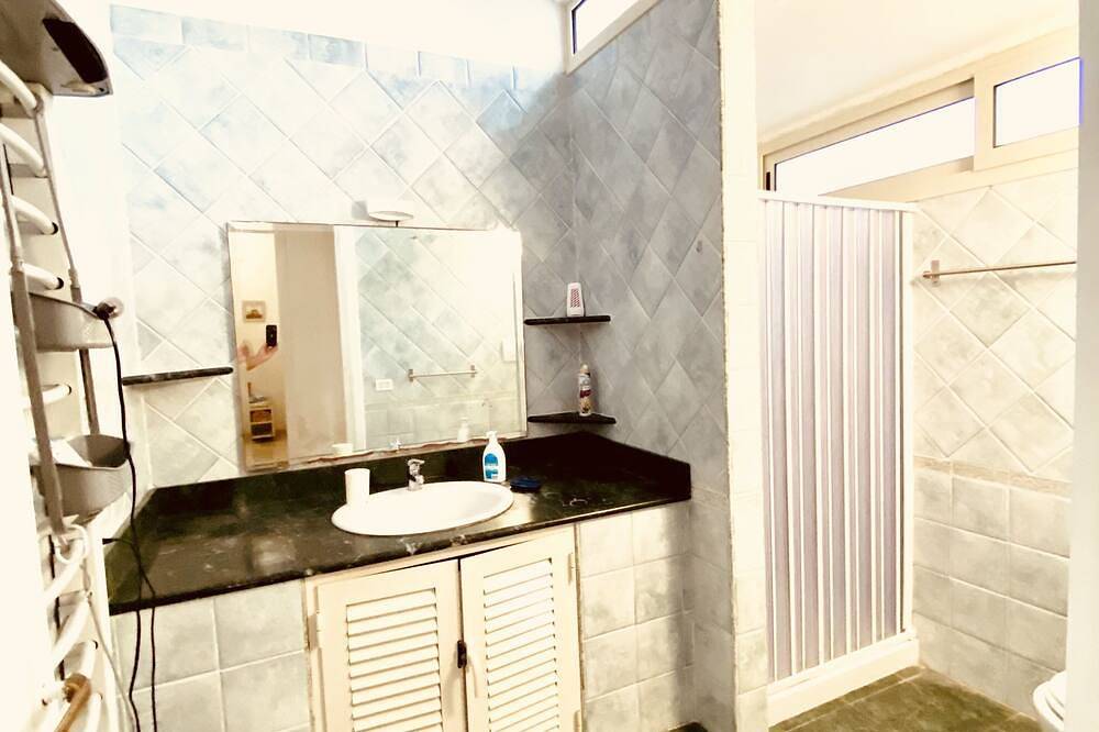 Salento Beach House Sea View & Private Parking! in Pole Pole Beach, Lecce