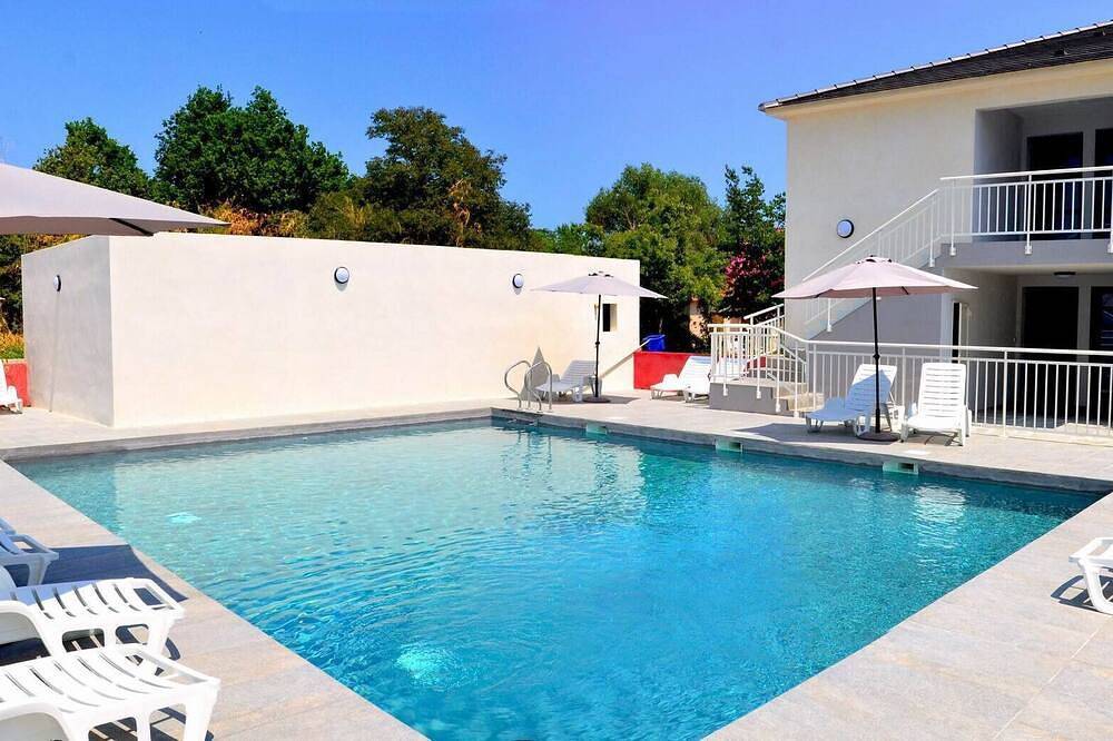Appartamento intero, Alloggio in Corsica,sulla spiaggia,piscina,A/C,ristorante,famiglie,giochi bimbi in Santa Lucia di Moriani, Corte e dintorni