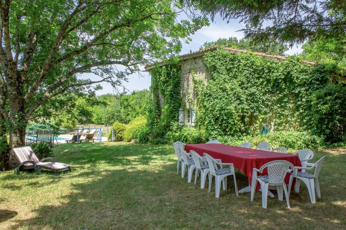 Maison multi-unité de 18 couchages avec piscine privée in Montaigu-de-Quercy, Tarn-et-Garonne