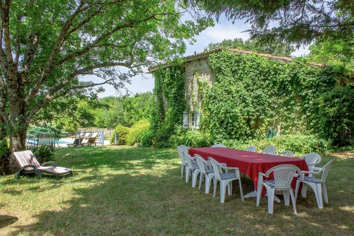 Gîte pour 18 personnes, avec piscine ainsi que balcon et jardin dans le Tarn-et-Garonne - 4