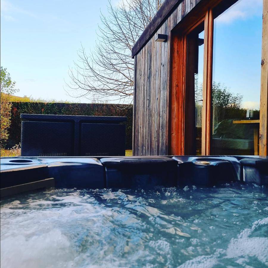 Le Cottage Barbizonnais avec jacuzzi privé à partir de 10 ans in Barbizon, Parc naturel régional du Gâtinais français