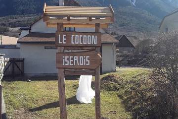 Gîte pour 4 personnes, avec jardin ainsi que balcon et jacuzzi à Cordéac