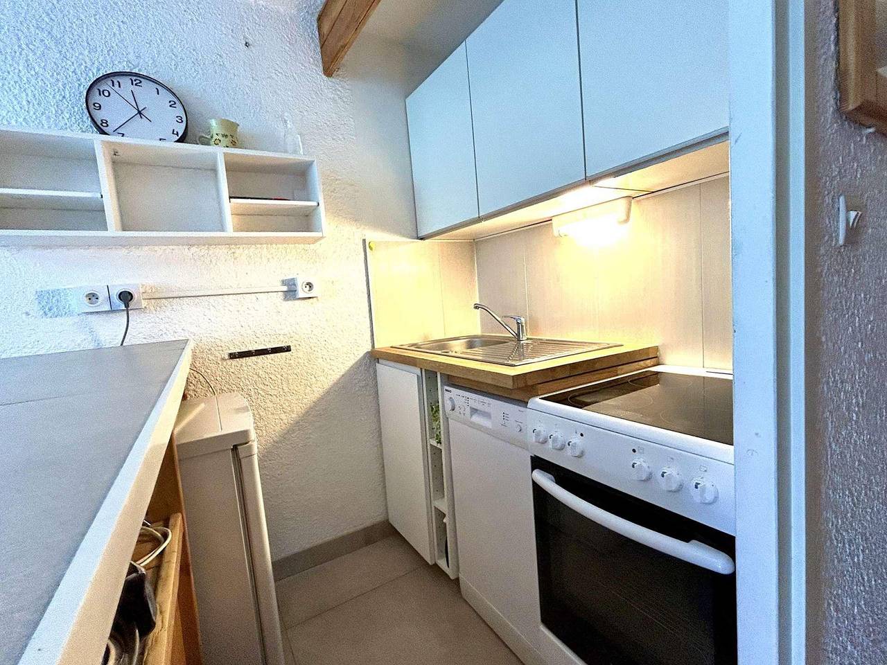 Entire studio, Résidence le Galibier - Studio sleeping corner 4 people (04) in La Salle-les-Alpes, Serre Chevalier