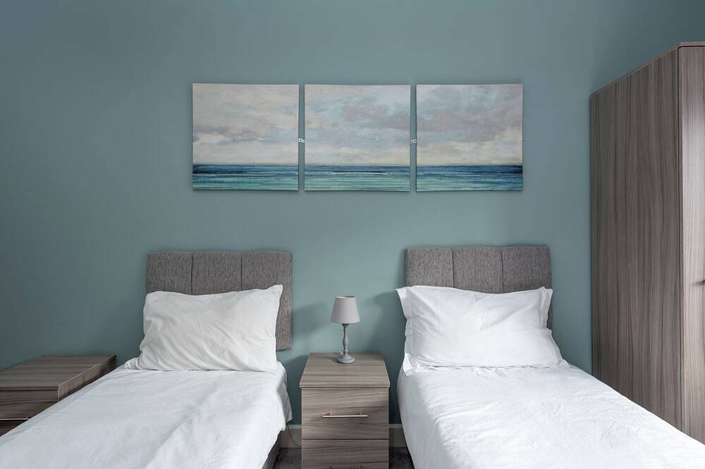 Ashland House - close to Stadium and Shopping Centre in Milton Keynes, Südostengland