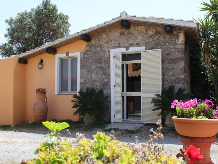 Rustico per 2 persone, con Terrazza e Giardino in 