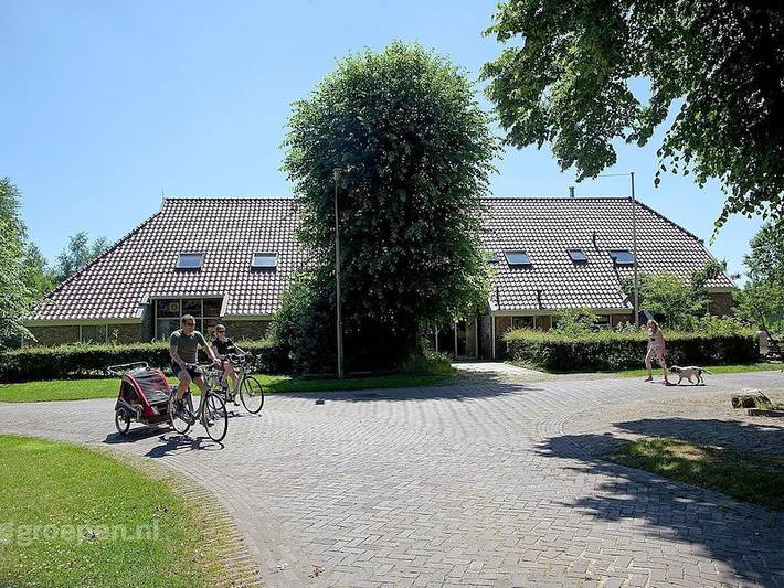 Ferienhaus für 44 Personen, mit Balkon/Terrasse und Sauna sowie Terrasse und Whirlpool