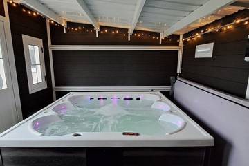 Gîte pour 6 personnes, avec jardin et jacuzzi à Conteville