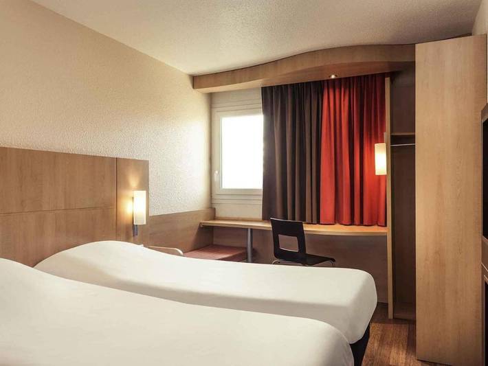 Hôtel pour 2 personnes, avec terrasse à Épinay-sur-Seine - 2