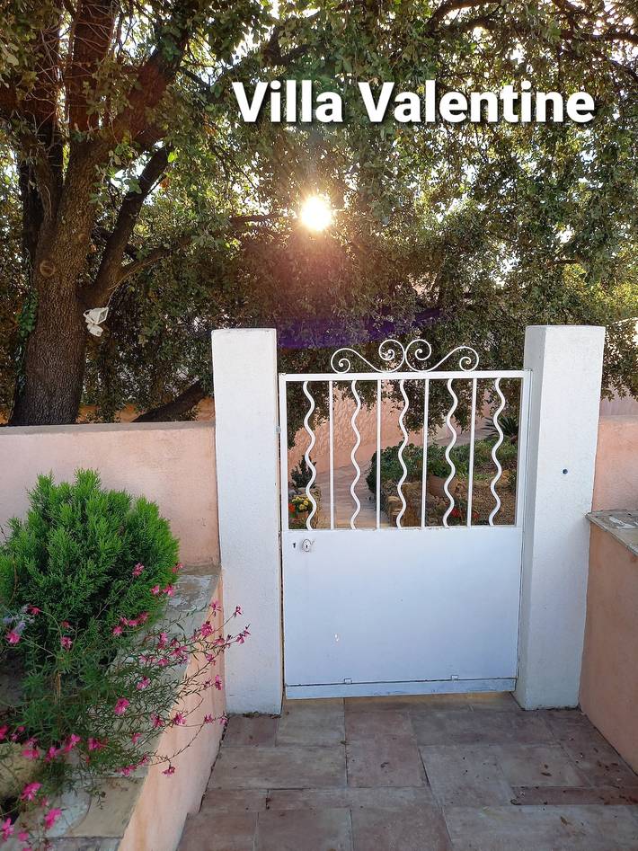 Ganze Wohnung, Charmante Wohnung mit Pool - Salon-de-Provence - 48m² in Salon-de-Provence, Mittelmeerküste (Frankreich)