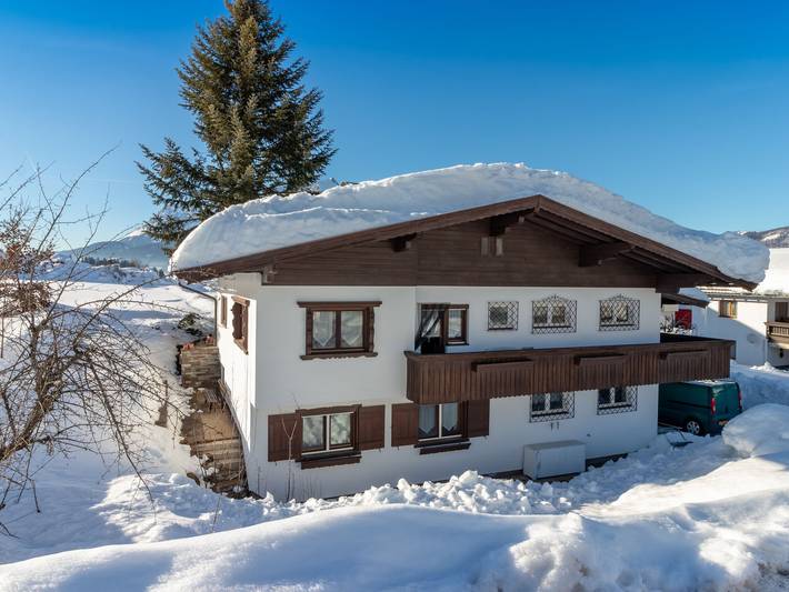 Vakantiehuis voor 12 personen, with Terras and Tuin as well as Zwembad in St. Johann in Tirol