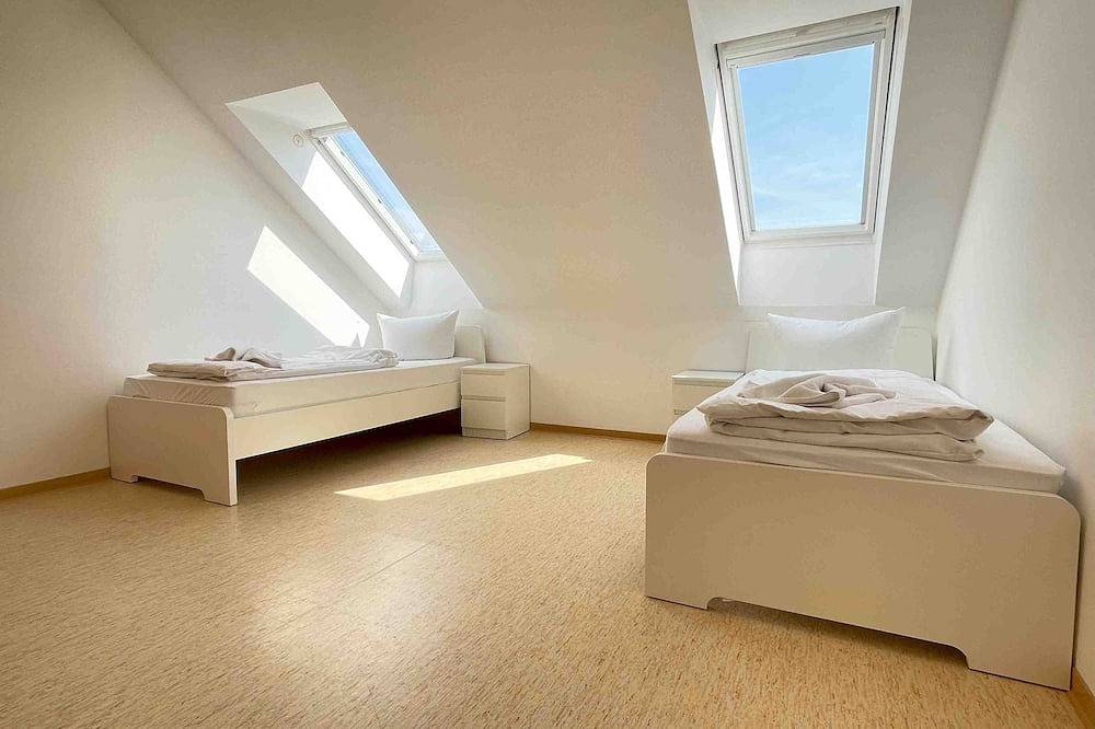 Ganze Wohnung, Moderne Monteurwohnung mit Balkon in Stamsried, Ostbayern