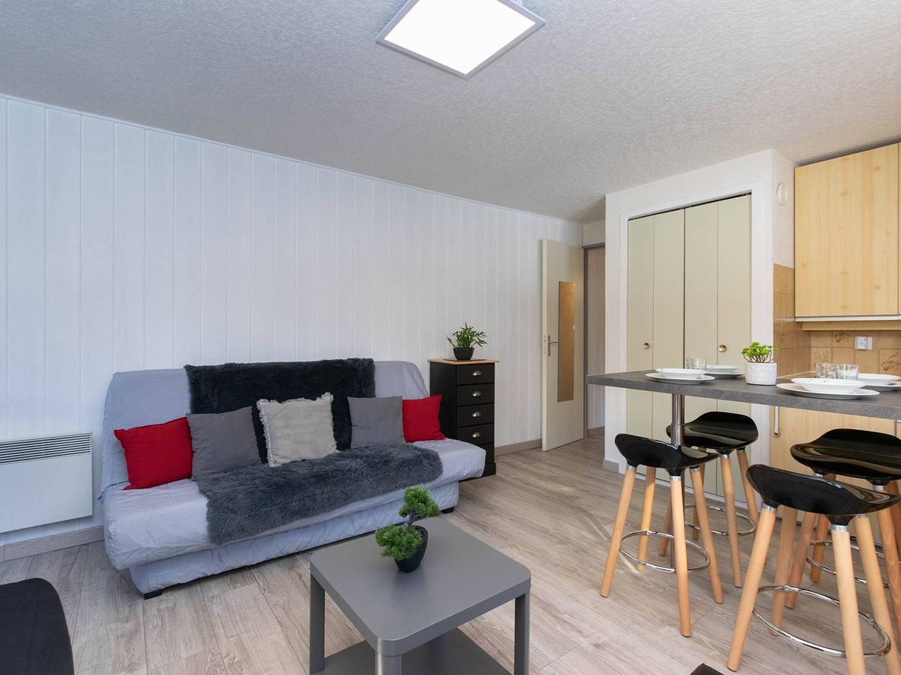 Entire apartment, Renovated apartment near cable car with private parking in Saint-Lary-Soulan, Pyrenees National Park