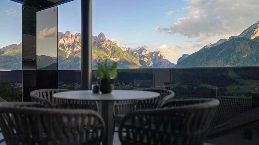 Ferienwohnung für 6 Personen, mit Ausblick und Sauna sowie Garten in Toblach