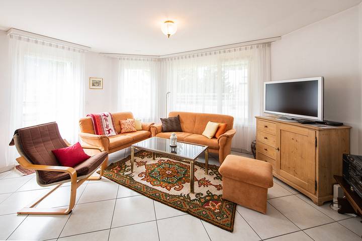 Ferienwohnung für 2 Personen, mit Ausblick und Balkon sowie Garten in Davos