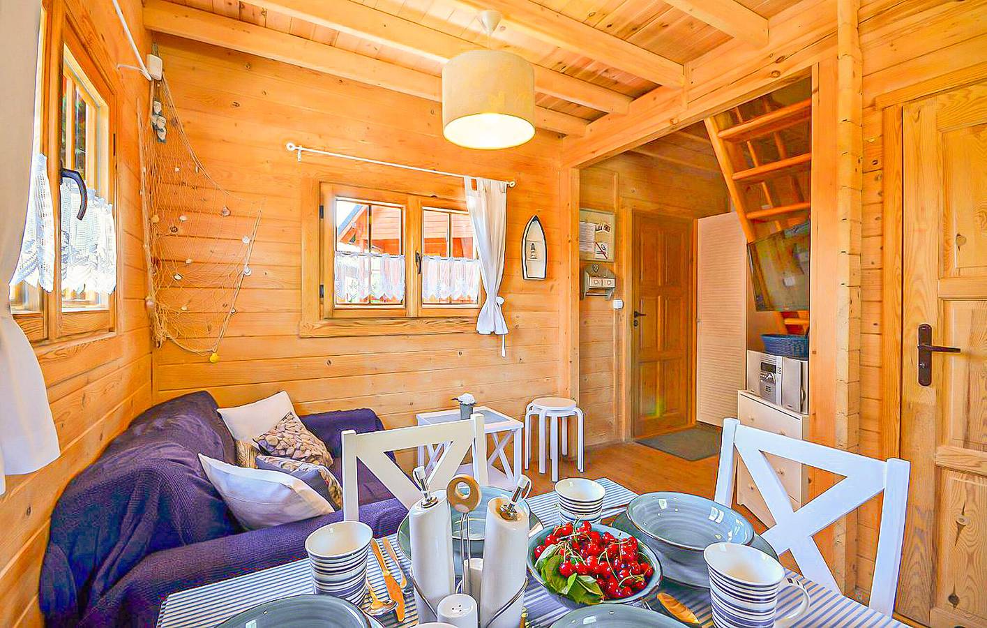 Ferienhaus für 6 Personen mit Terrasse in Sarbinowo, Powiat Koszaliński
