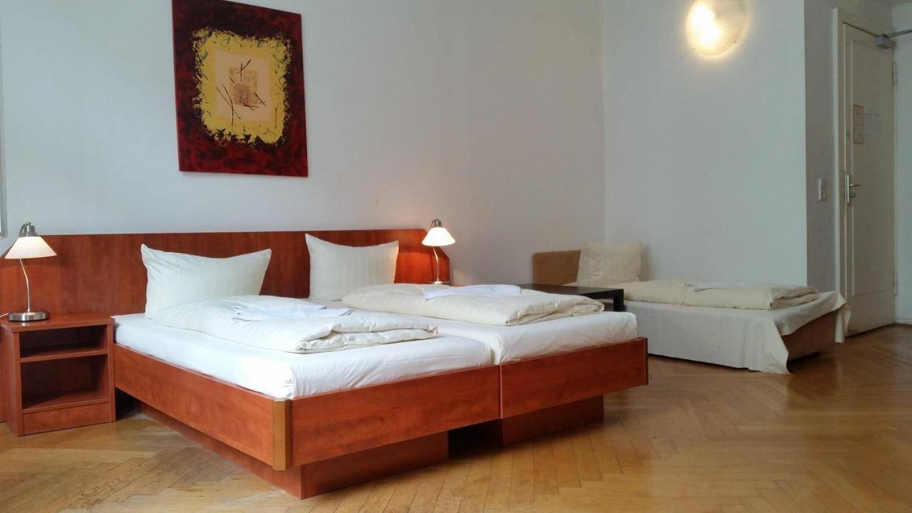 Hotel Pension Kima in Charlottenburg Berlin, Berlin