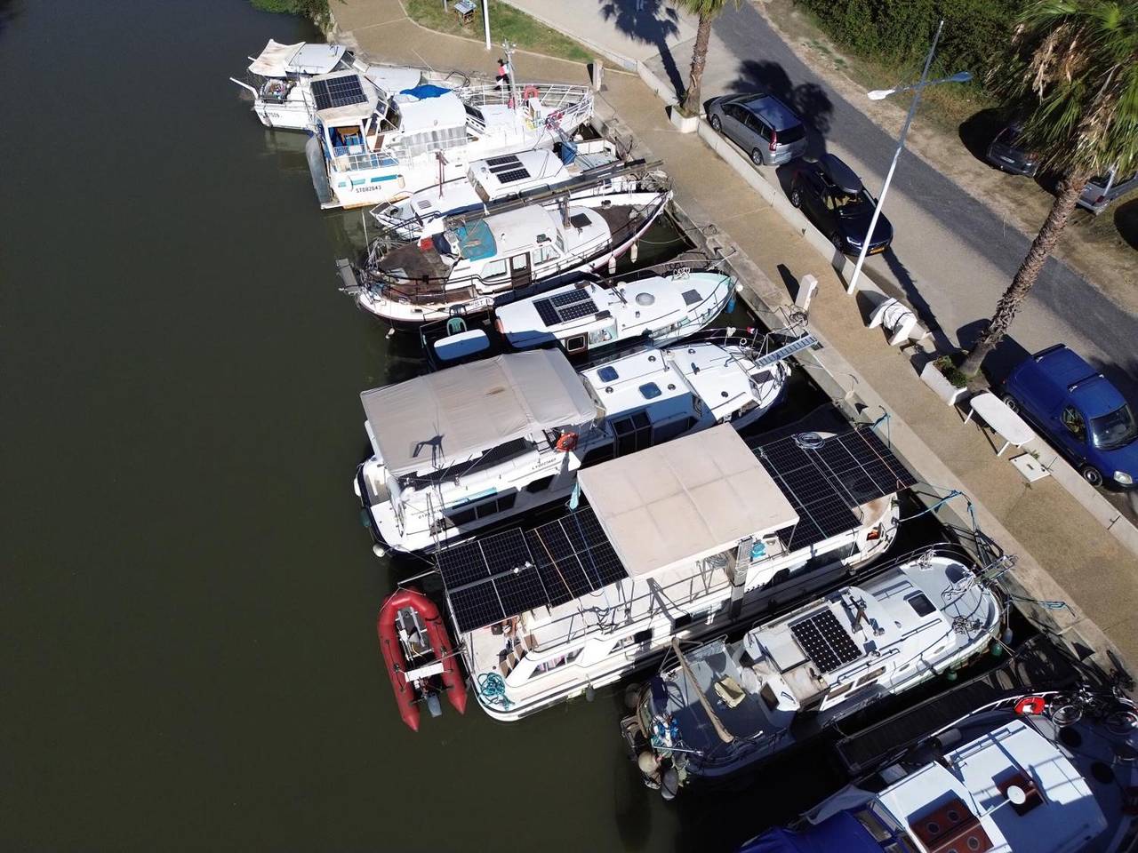 Barco 'Odyssey Croisières' con vistas al lago y aire acondicionado in Bellegarde, Region de Nimes