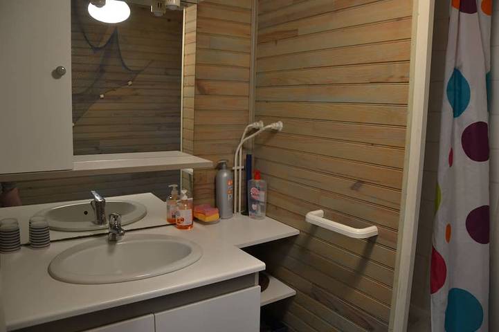 Location de vacances pour 2 personnes, avec Terrasse ainsi que Jardin et Piscine à Naves - 3