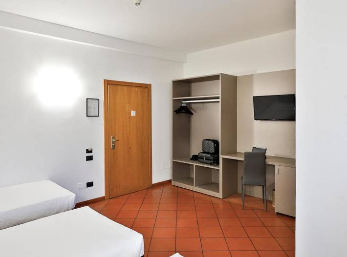 Hôtel pour 2 personnes, avec piscine et jardin, animaux acceptés à Imola - 2