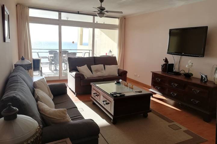 Ganze Wohnung, Tolles Apartment am Strand mit Pool in São Martinho, Madeira