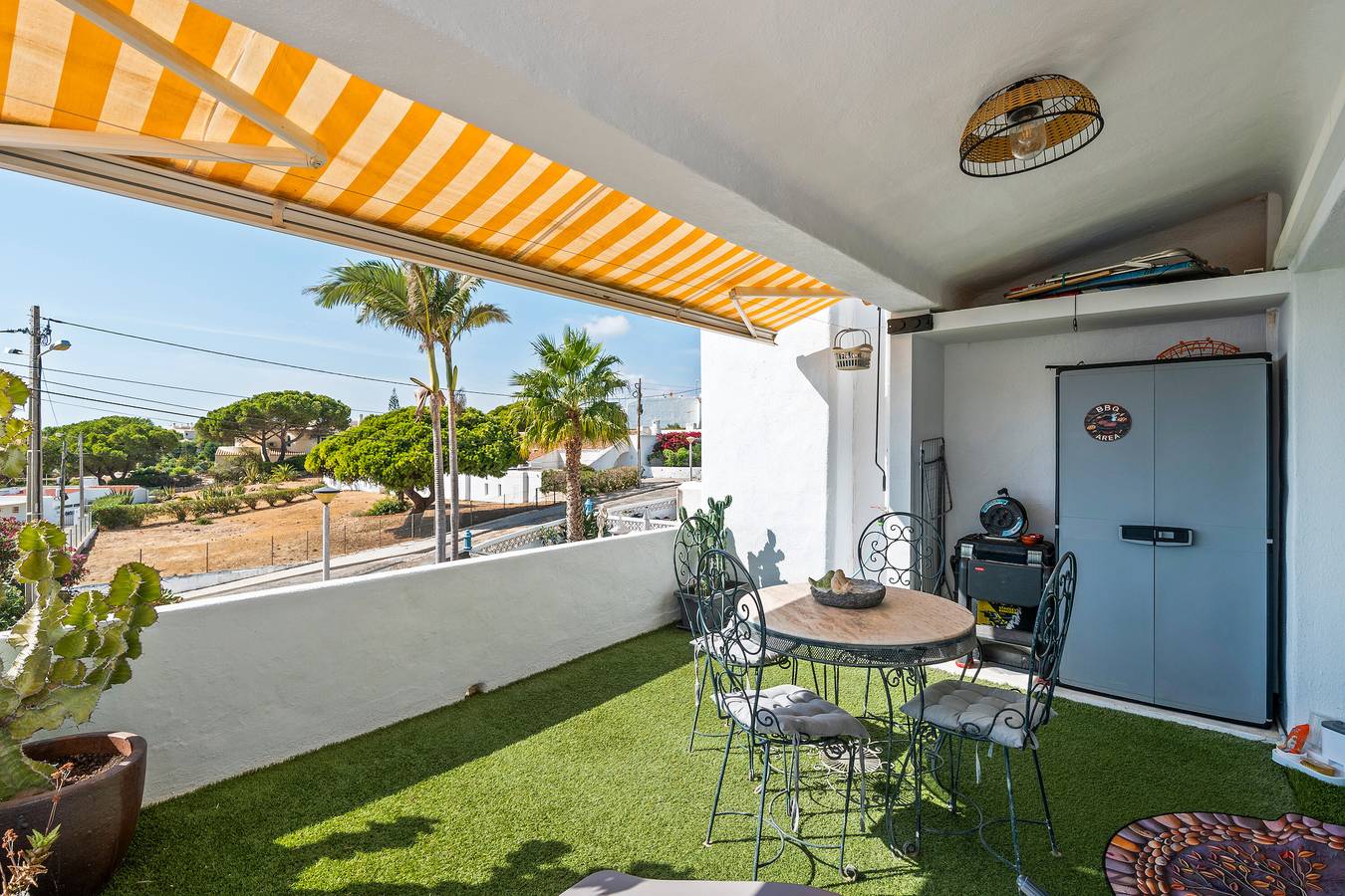 Appartement 'Gudrun' avec vue sur la mer, Wi-Fi et climatisation in Carvoeiro, Lagoa