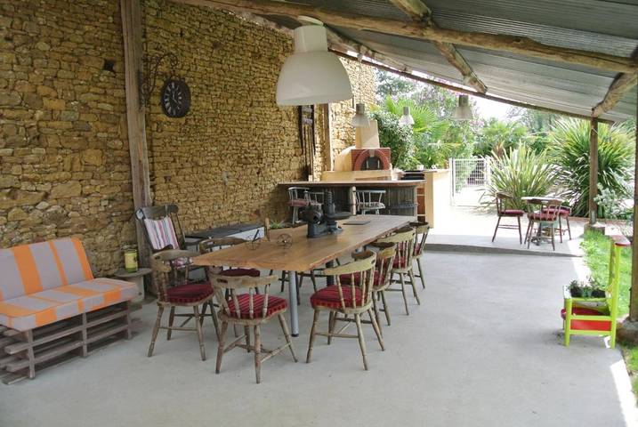 Gîte pour 4 personnes, avec piscine ainsi que vue et jardin à Bazoges-en-Pareds - 2