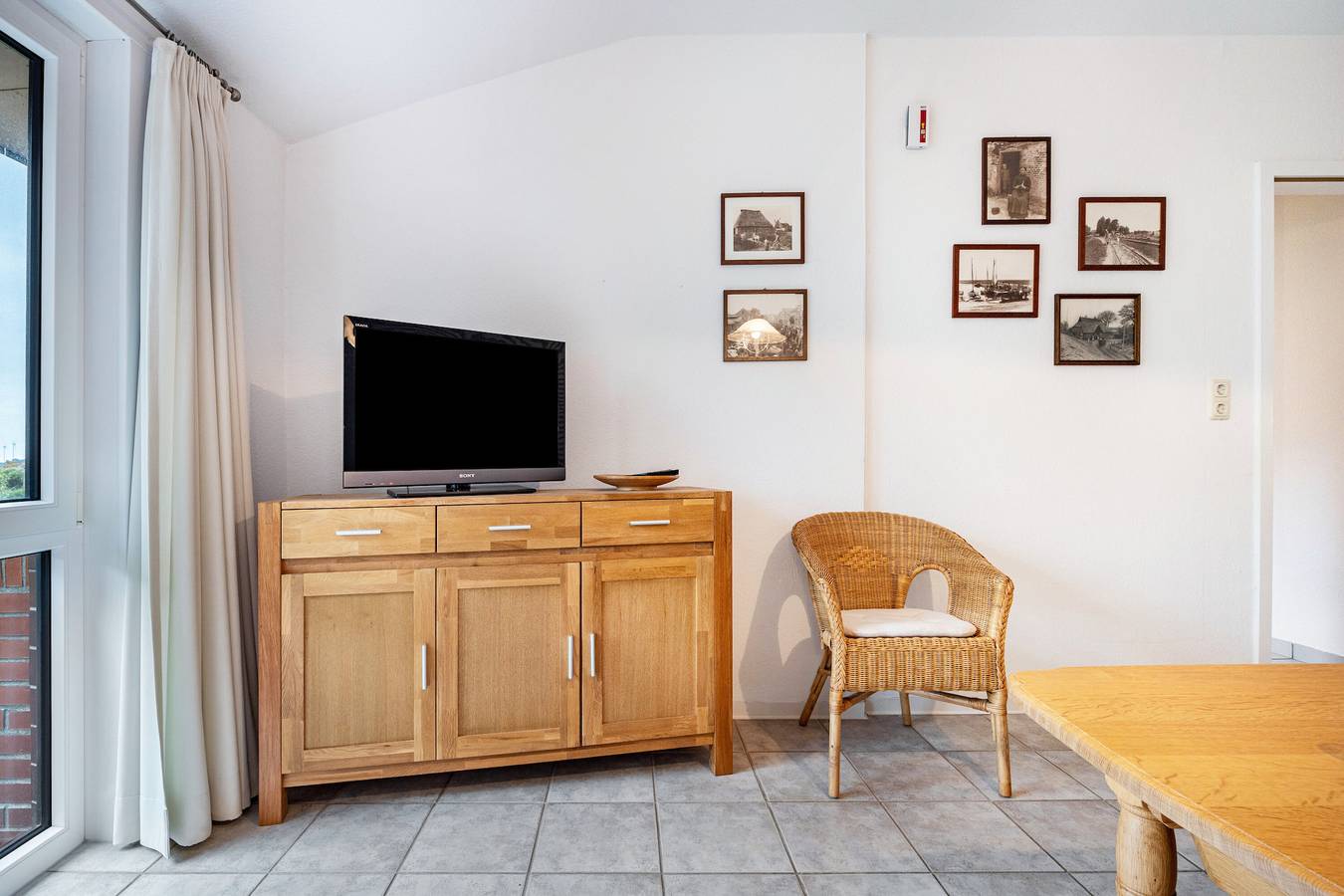 Ganze Wohnung, Ferienwohnung 'Küstenglück' mit gemeinsamer Terrasse, privatem Garten und Wi-Fi in Kronprinzenkoog, Dithmarschen