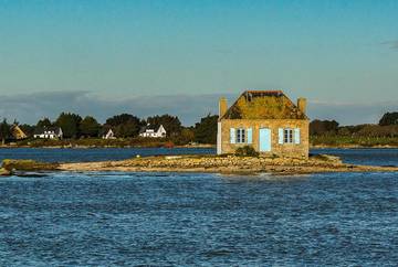 Gîte pour 3 personnes, avec vue et terrasse, animaux acceptés dans Plage De Saint Cado Belz