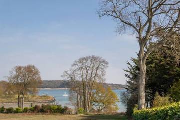 Gîte pour 2 personnes, avec jardin à La Richardais