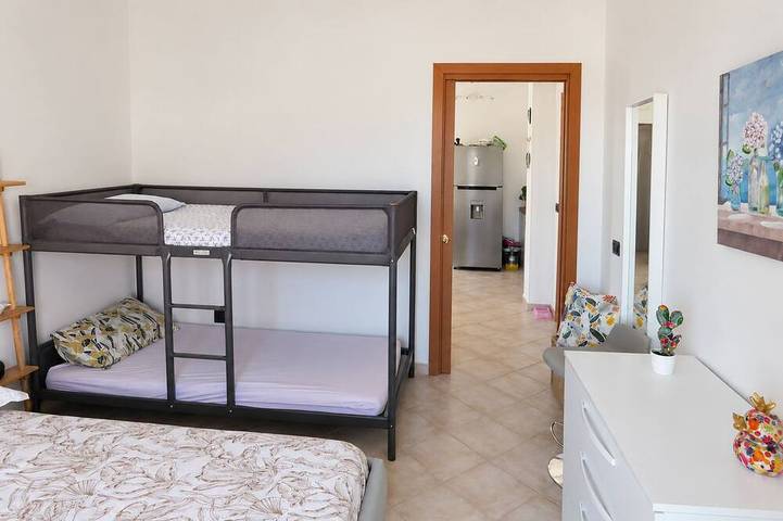 Ganze Wohnung, Sea and sun: the beach is within walking distance, and the house is comfortable and bright—everything is right at your fingertips. in Capo Passero, Portopalo di Capo Passero
