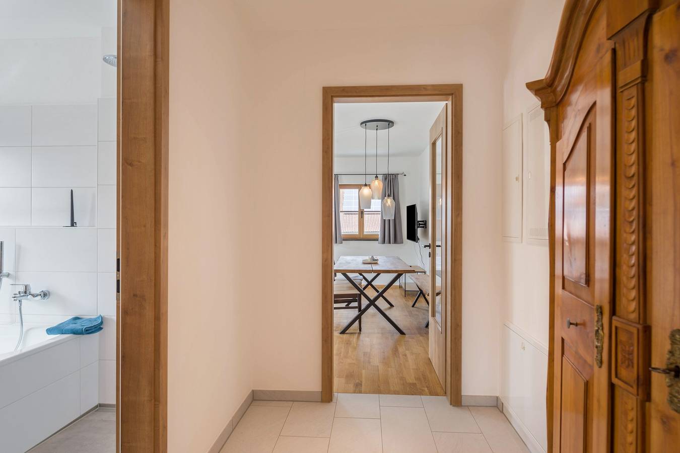 Ganze Wohnung, Ferienwohnung Maria am Schlöglhof mit Wlan und Balkon in Gilching, Landkreis Starnberg