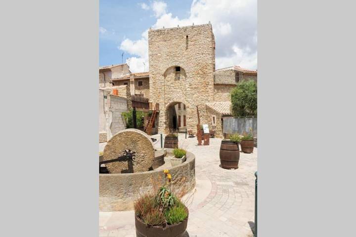 Location de vacances pour 5 personnes, avec bassin pour enfant ainsi que vue et jardin à Mailhac - 2