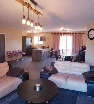 Cottage pour 8 personnes, avec jardin et piscine à Beychac-et-Caillau