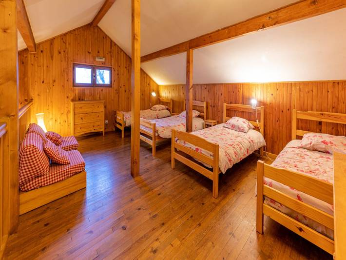 Gîte pour 8 personnes, avec balcon, adapté aux familles dans Doucy - 3