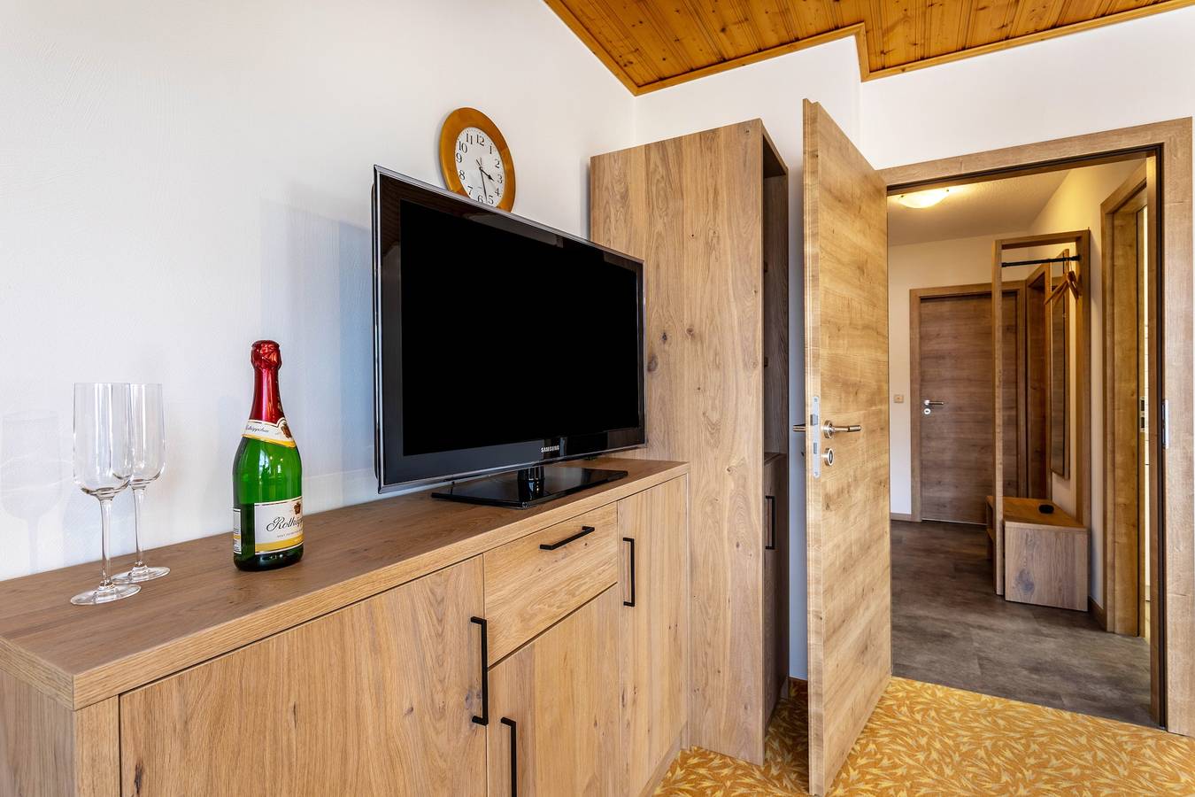 Geheel appartement, Appartement 'Ferienwohnung Typ 1' met Uitzicht op de Bergen, Gedeeld Terras en Wifi in Schwalefeld, Willingen