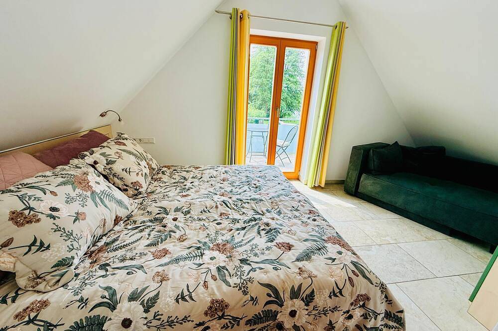 Grünes Häuschen mit Sauna, 5 * am See in Garden (Lohmen), Lohmen