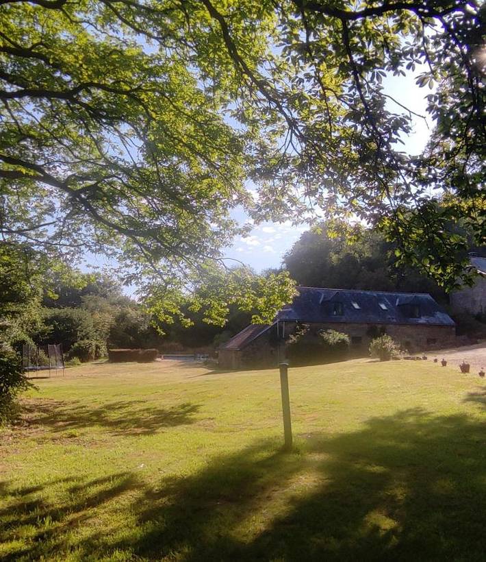 Location de vacances pour 12 personnes, avec piscine et jardin, animaux acceptés à Langoëlan - 3