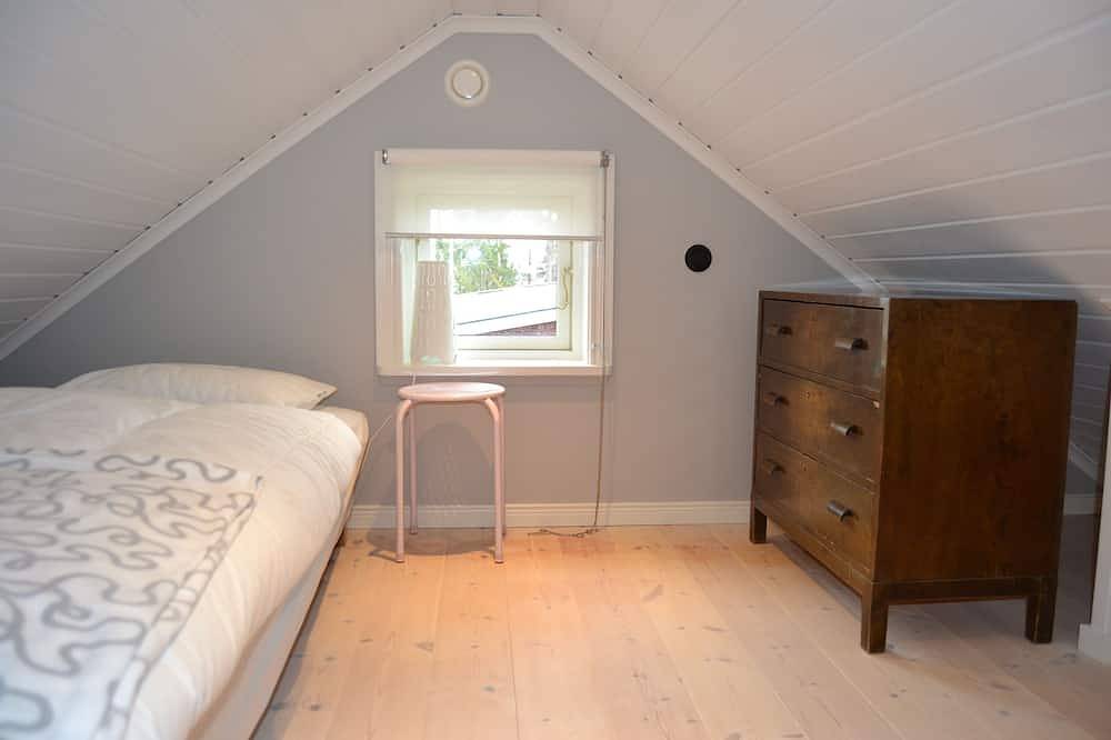 Modernes Ferienhaus. Einzigartige Lage mit Meerblick und Archipel am Knoten in Vaxholm, Stockholmer Schärengarten