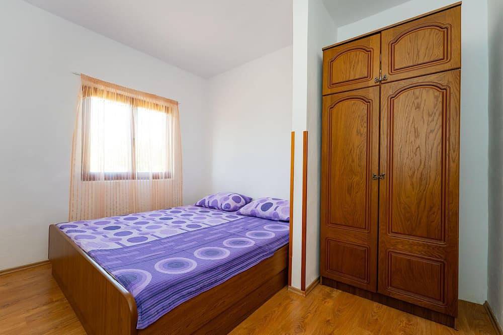 Ganze Wohnung, Cozy apartment in Novigrad with house sea view in Novigradsko More, Zadar