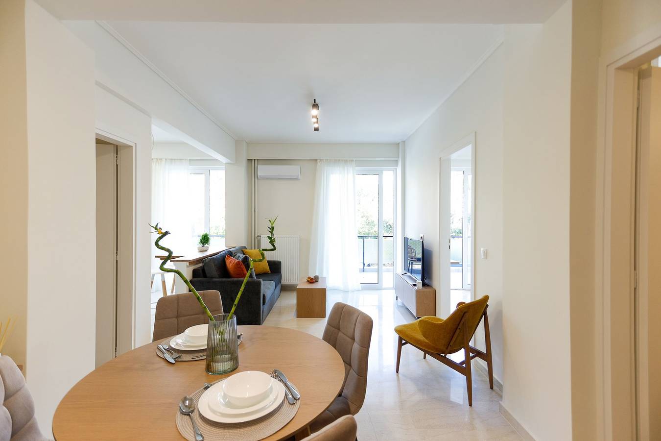 Ganze Wohnung, Modern 2-Bedroom Apartment in Downtown Glyfada in Glifada, Süd-Athen