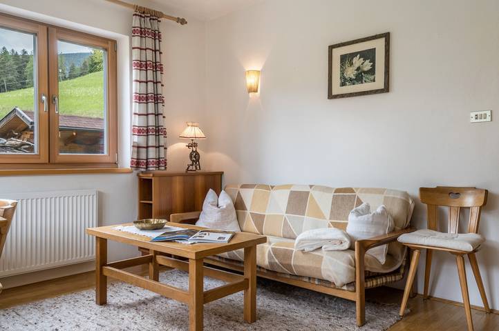 Geheel appartement, Vakantie Appartement "Cësa Gravina Jubas" met Bergzicht, Tuin & Wi-Fi in Ortisei, Dolomiti Superski