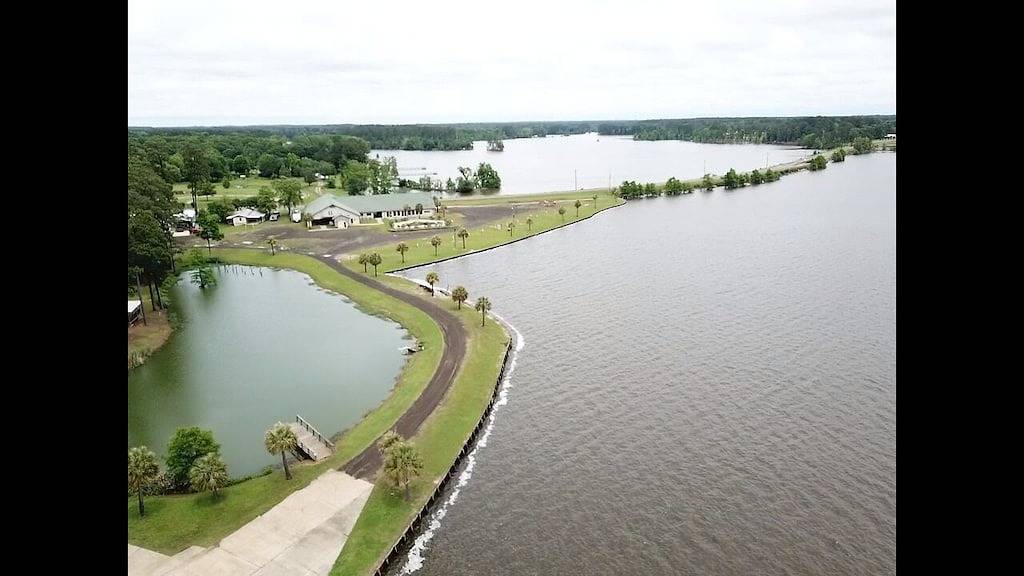 Mobile Home #71 at Tranquility Bay Resort in Zwolle (USA), Toledo Bend Reservoir