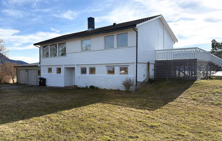 Ferienhaus für 7 Personen mit Terrasse in Steigen